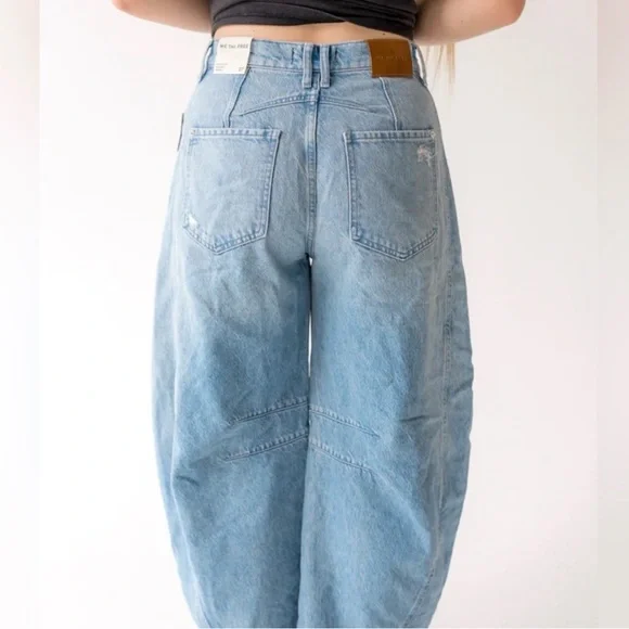 BRAND NEW! We The Free Women's Blue Distressed Wide Leg Jeans Boyfriend Jeans. - Picture 3 of 8